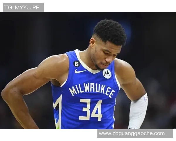 致敬奥兰多名宿!库里热身穿便士签名鞋 入场穿奥胖签名鞋 致敬奥兰多名宿!库里热身穿便士签名鞋 入场穿奥胖签名鞋